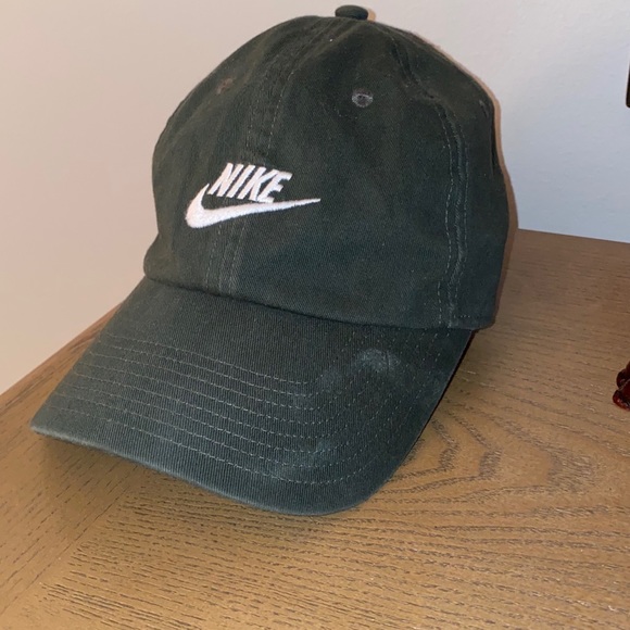 Nike Other - NIKE STRAPBACK